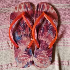 Havaianas Tie-Dye Flip Flops
